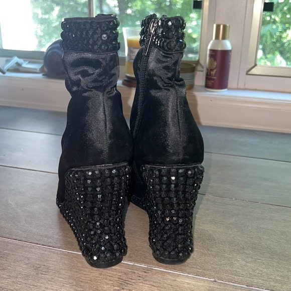 Colin Stuart Wedge Boot Black Satin Beaded Heel Sole Cuff Pointed Toe Size 7.5 - Picture 3 of 12